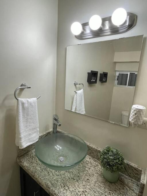 Casa Eliseos, A 5 Minutos De La Linea Fronteriza Villa Nogales  ภายนอก รูปภาพ