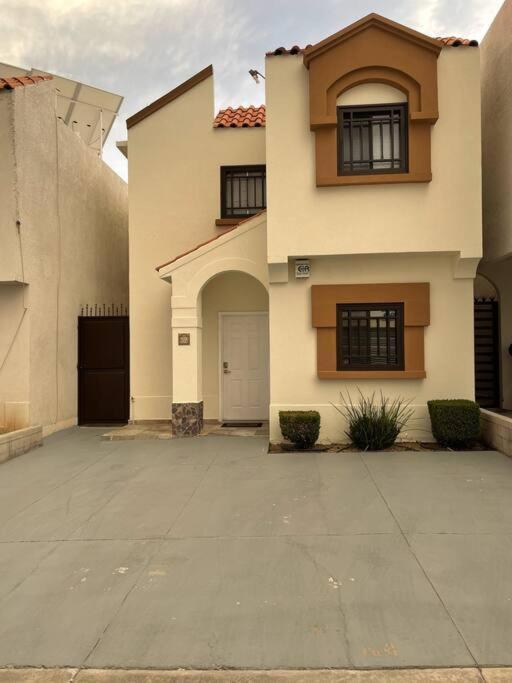 Casa Eliseos, A 5 Minutos De La Linea Fronteriza Villa Nogales  ภายนอก รูปภาพ